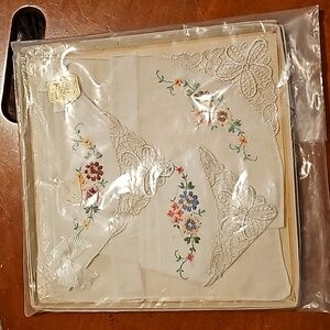1960's hankerchief set